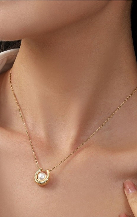 Titanium Steel Pearl U Necklace